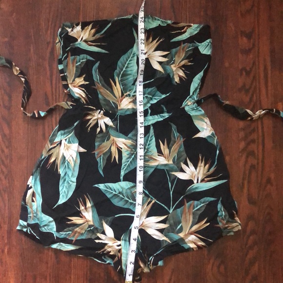 Brand New Shein strapless wromper - Picture 3 of 6